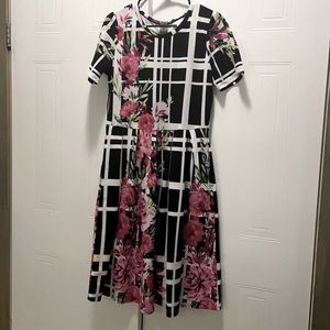 LuLaRoe Amelia Dress Black and White Plaid pink roses